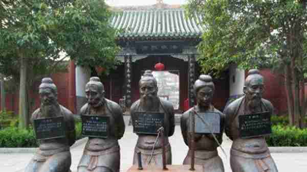 民族英雄岳飞到底是怎么死的？后人立5大幕后凶手跪像，引大风波