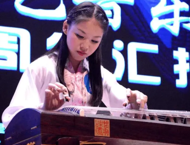 学古筝有什么好处和坏处(学古筝的利弊)