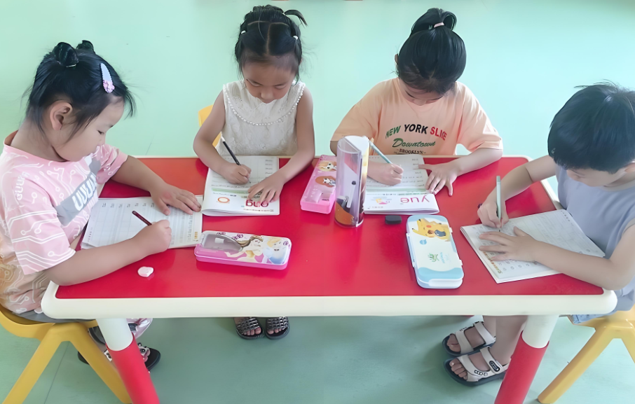 幼儿园读几年(传统与现代幼儿园就读年限之比较)