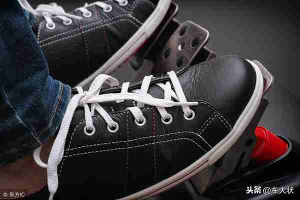 手动挡也能开出低油耗，记住这个技巧瞬时油耗肯定为0！