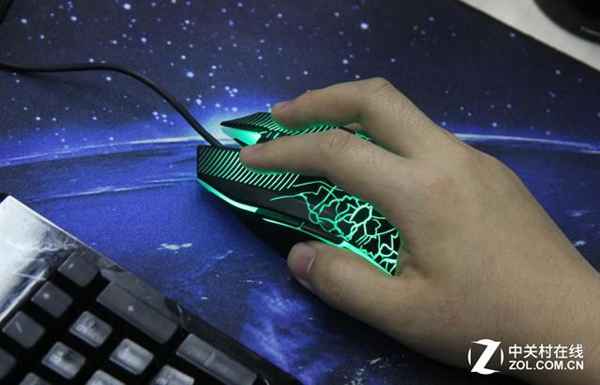 更炫更强 达尔优牧马人猴年版鼠标评测