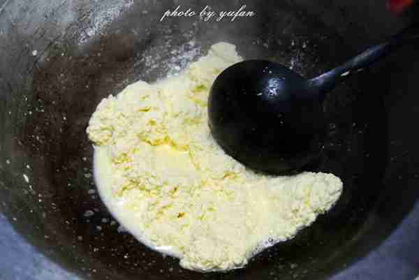 草原美食奶豆腐,原来是这样制作的