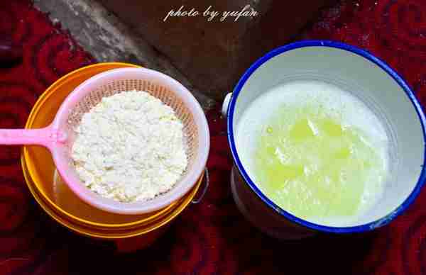 草原美食奶豆腐,原来是这样制作的