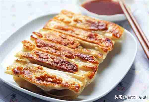 锅贴在家怎么煎,记住这几个小技巧!轻松完成