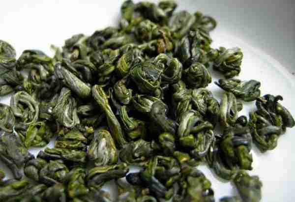 中国绿茶品类大全?绿茶的头道茶喝还是不喝?绿茶的效果与作用?