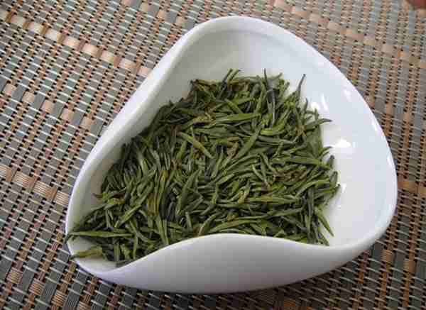 中国绿茶品类大全?绿茶的头道茶喝还是不喝?绿茶的效果与作用?