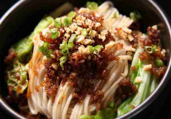 还记的那句“怎么可以吃兔兔”吗?对!来成都你不吃兔兔试试看~