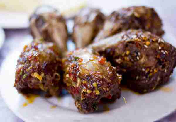 还记的那句“怎么可以吃兔兔”吗?对!来成都你不吃兔兔试试看~