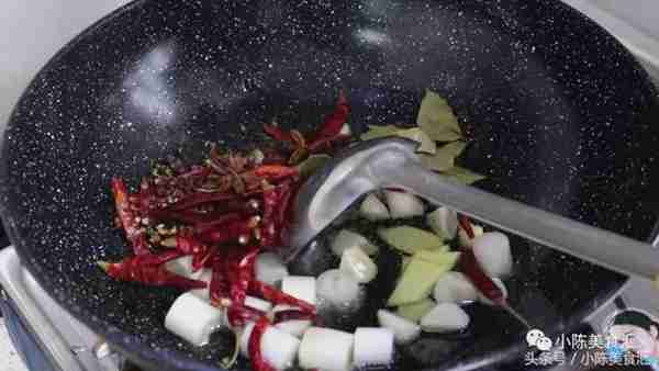 小龙虾在家你怎么做?快来试试这个口味,保证好吃上瘾