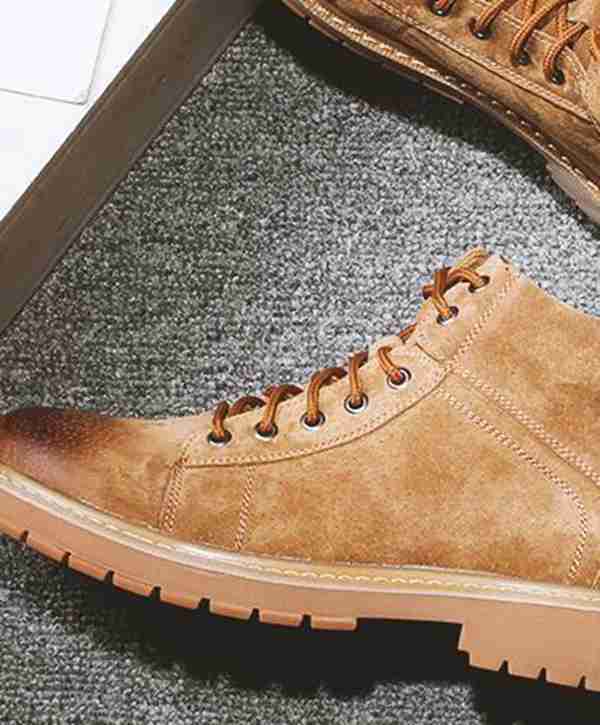 翻毛皮鞋怎么清洗表面(翻毛皮鞋被雨淋了怎么补救)