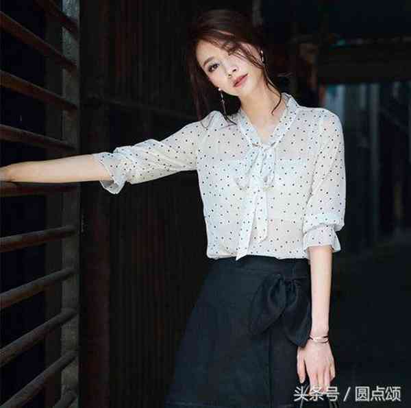 碎花雪纺衫搭配什么 夏季新款女士雪纺衫搭配气质满分