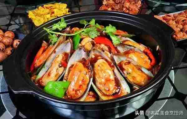 广州一家专门做鸡火锅的店，生意好到飞起