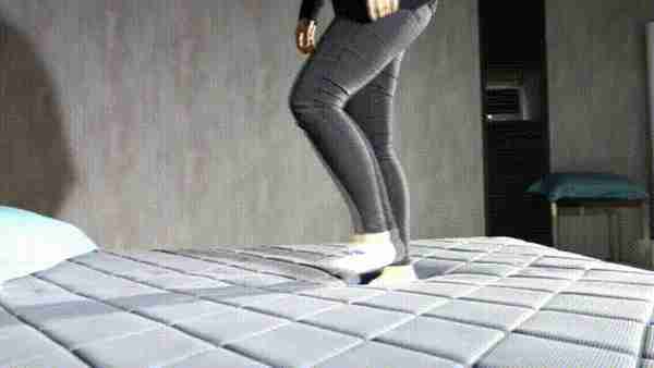 一万元买床垫,慕思床垫和芝华仕五星床垫选哪家?