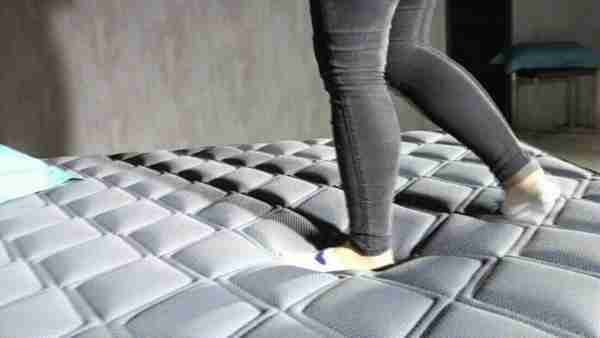 一万元买床垫,慕思床垫和芝华仕五星床垫选哪家?