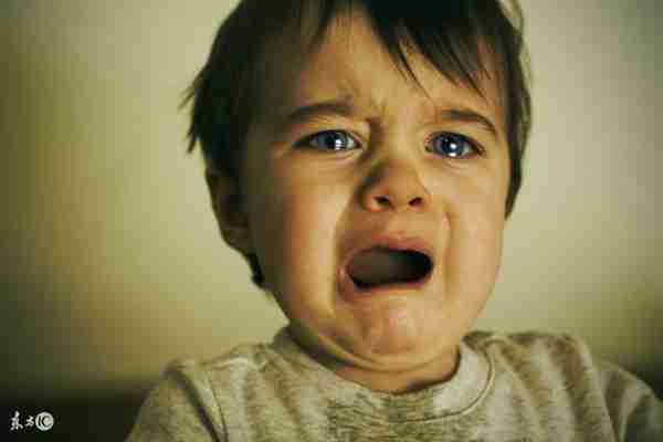 眼睛哭肿了怎么快速消肿(哭肿了一般多久才消肿)