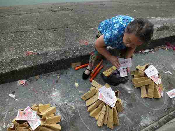 农历七月十四是什么节(有哪些习俗)