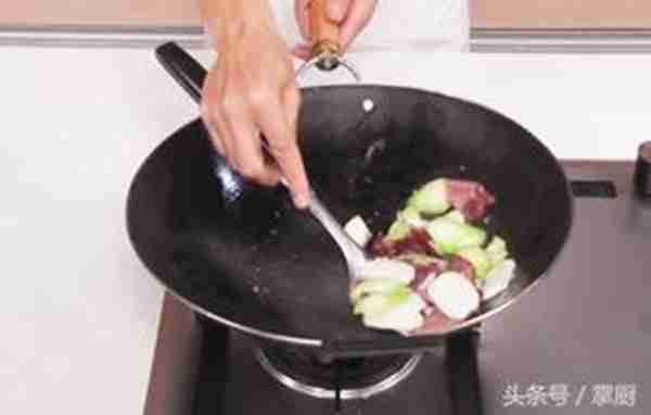 炒年糕的做法,炒年糕怎么做才好吃?简单的教程!