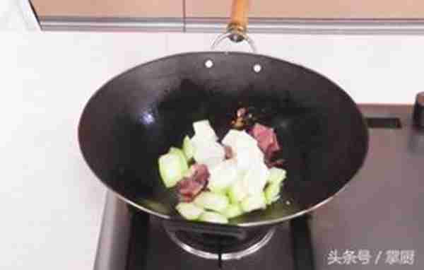 炒年糕的做法,炒年糕怎么做才好吃?简单的教程!