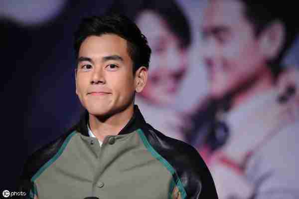 发胶怎么用(男生用发腊好还是发胶好)