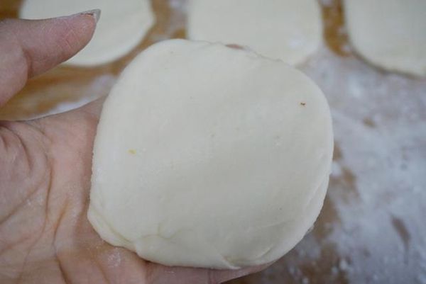 再也不用排队买油酥饼了，只多一步，香酥层多，凉了也好吃