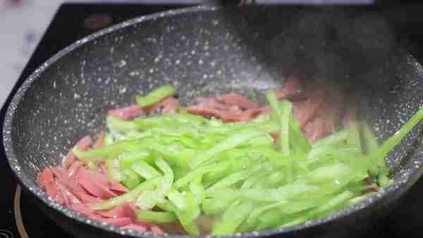 炒面怎么做最好吃？教你一个方法，非常好吃，越吃越上瘾