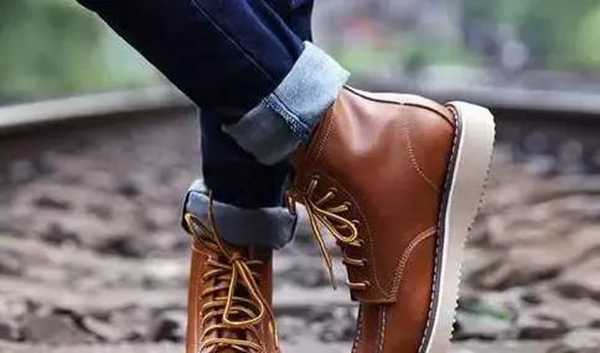 高帮鞋配什么裤子(男士鞋子搭配技巧)