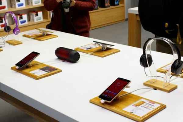 思路决定出路,大学生开手机体验店成功致富