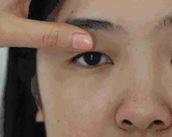 内双又肿眼泡怎么画眼妆呢?来来来,看这里!