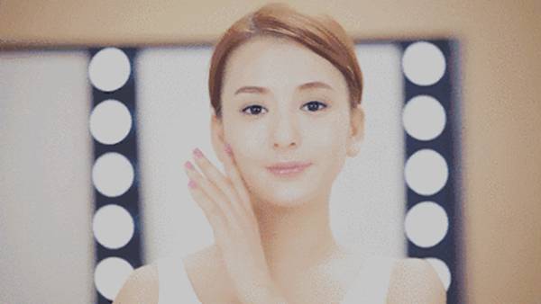 蜜粉、散粉、粉饼到底有什么区别,我的皮肤适合哪个?