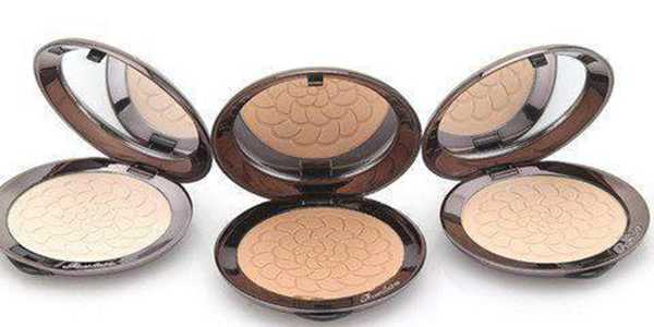 蜜粉、散粉、粉饼到底有什么区别,我的皮肤适合哪个?