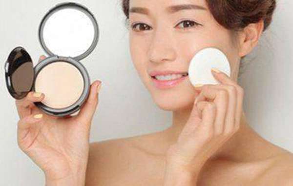 蜜粉、散粉、粉饼到底有什么区别,我的皮肤适合哪个?