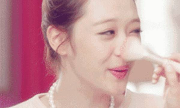 蜜粉是什么时候用的(蜜粉有什么作用)