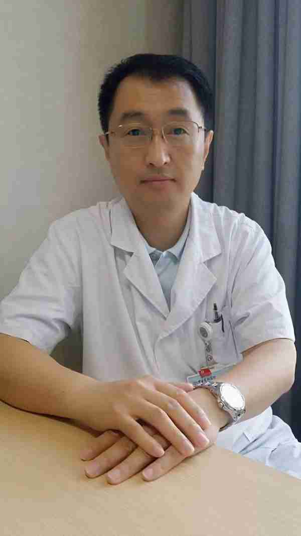 “得了灰指甲,一个传染俩”?别害怕!最正规的治疗指南来了