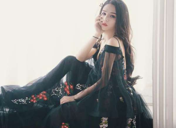 开门查水表!女装大佬被带走,还有这种操作?