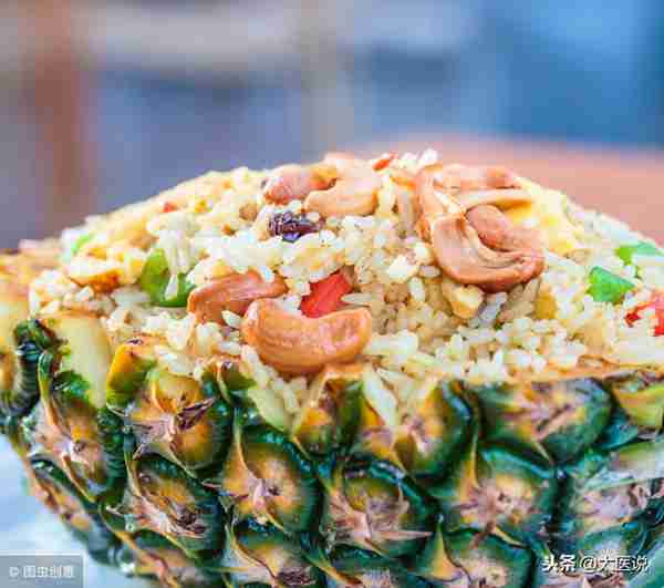 菠萝为什么一定要用盐水泡?营养师告诉你,原因竟然这么简单!