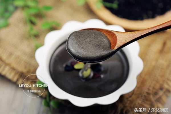 秋天多炖这8道汤,都是家常食材,每天喝一点,皮肤气色悄悄变好