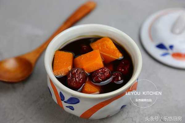 秋天喝什么汤最好滋润(推荐几款养生汤)