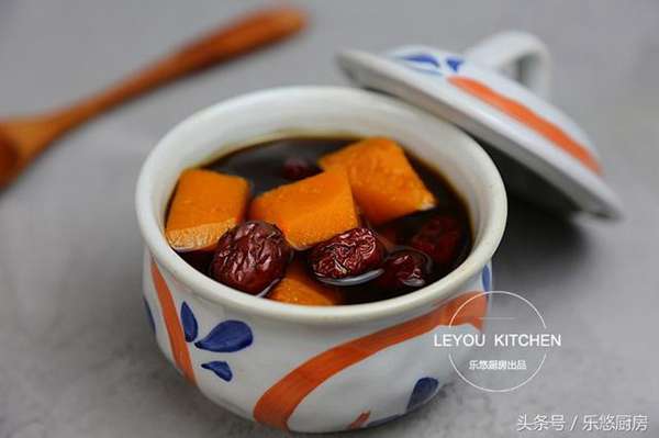 秋天多炖这8道汤,都是家常食材,每天喝一点,皮肤气色悄悄变好