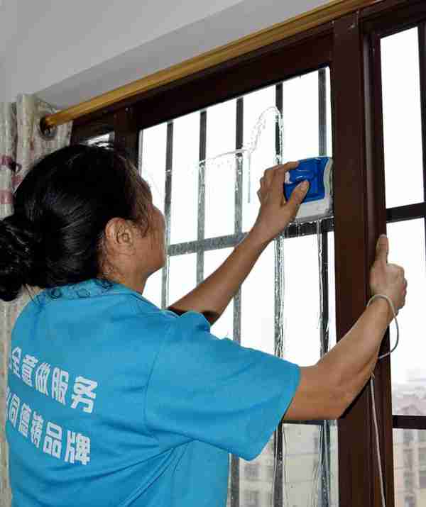让专业的人做专业的事,家政服务也需要找正规的公司