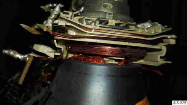 细致多图拆一个国产的飞利浦彩色显示器06年的