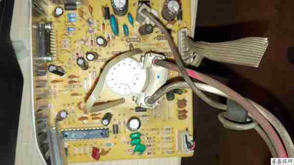 细致多图拆一个国产的飞利浦彩色显示器06年的