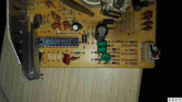 细致多图拆一个国产的飞利浦彩色显示器06年的