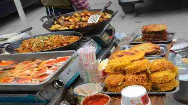 什么小吃最吸引学生(学校附近什么小吃受欢迎)