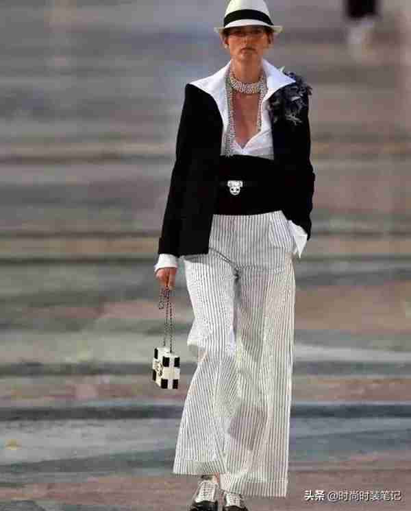 黑白颜色这么搭，让你时尚又有内涵！