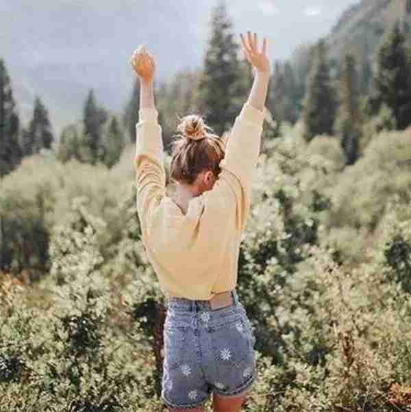 最适合夏天的三个颜色,轻轻松松就赢很大