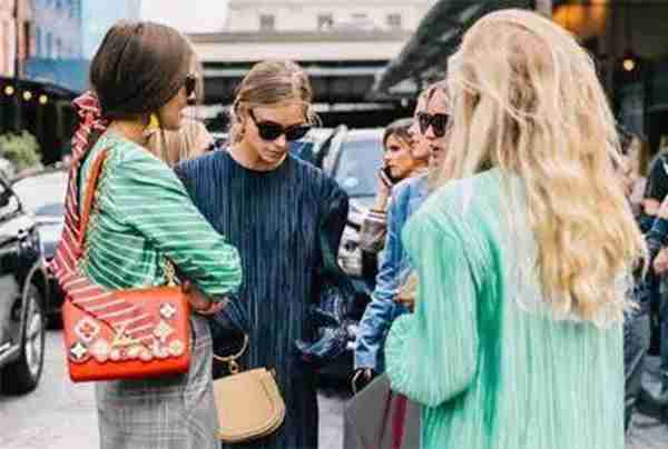 最适合夏天的三个颜色,轻轻松松就赢很大