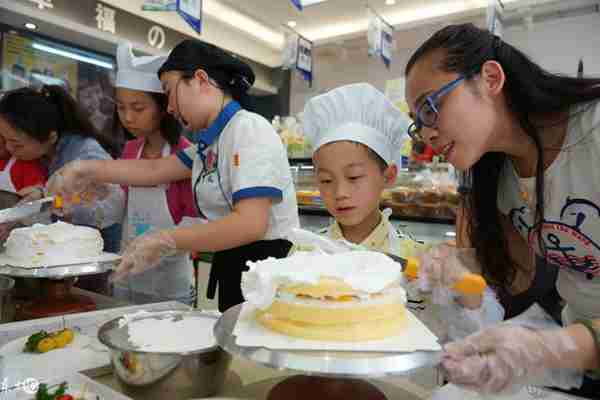 转让的蛋糕店生意很差,用什么方法才能扭亏为盈?