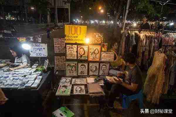 火车站摆地摊卖什么（现在摆摊卖什么产品赚钱）