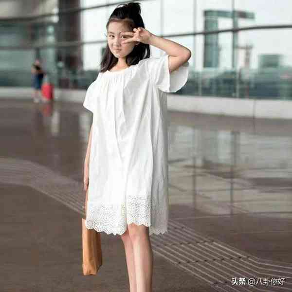 黄多多13岁,穿着时尚早已习以为常,这次的重点是鞋子