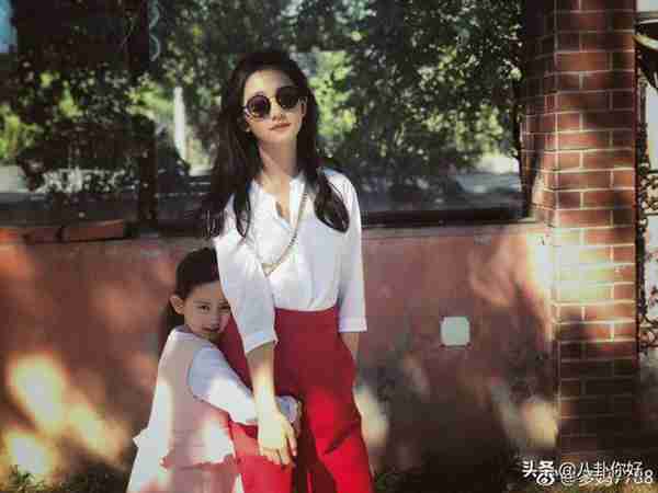 黄多多穿什么品牌衣服(多多的穿衣风格是什么样的)